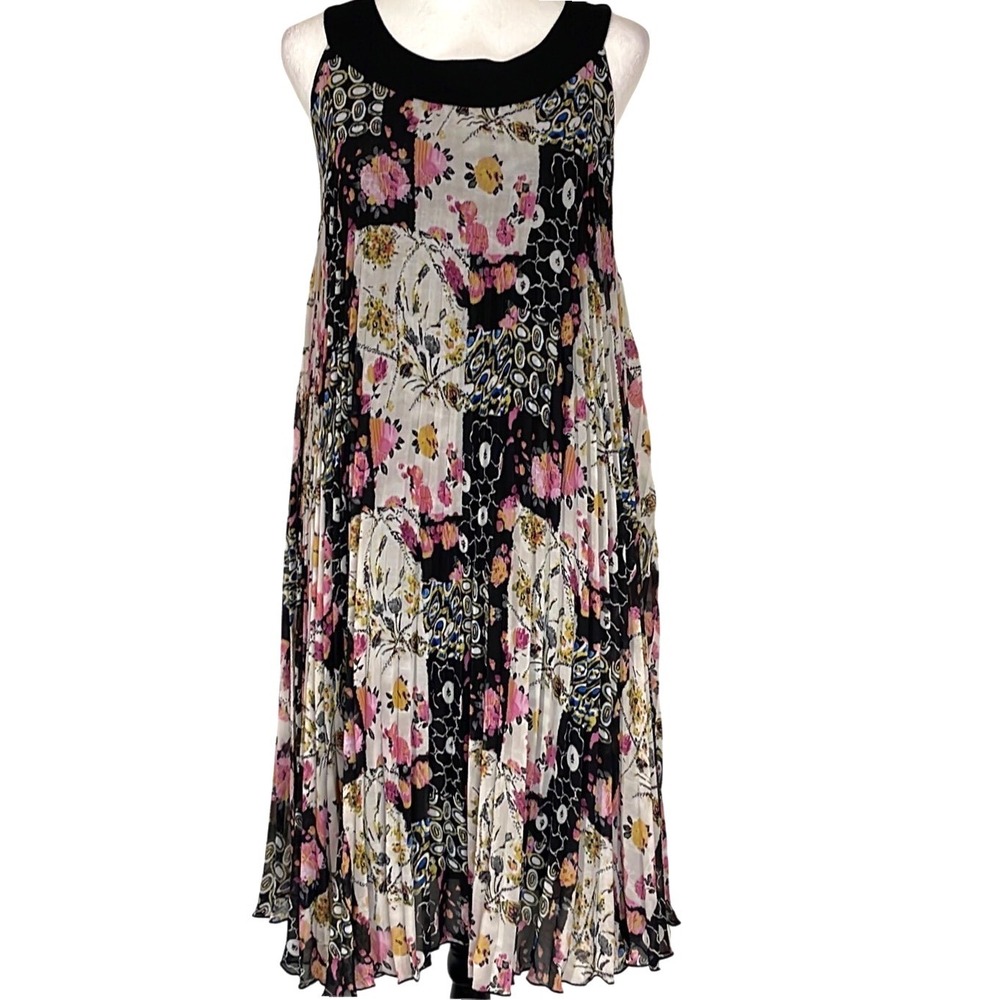 Essentials by Milano Pleated Dress Womens 6 Black Floral‎ Boho Art to Wear Swing